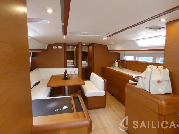 Sun Odyssey 519 - Yacht Charter Sailica