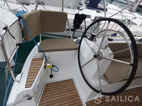 Sun Odyssey 519 - Yacht Charter Sailica