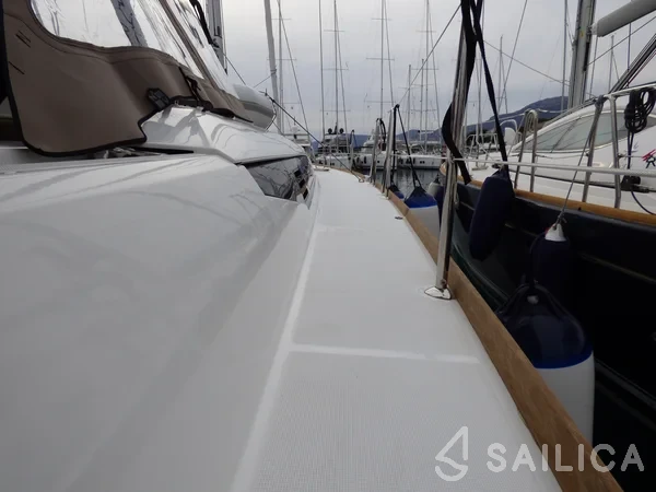 Sun Odyssey 519 - Yacht Charter Sailica