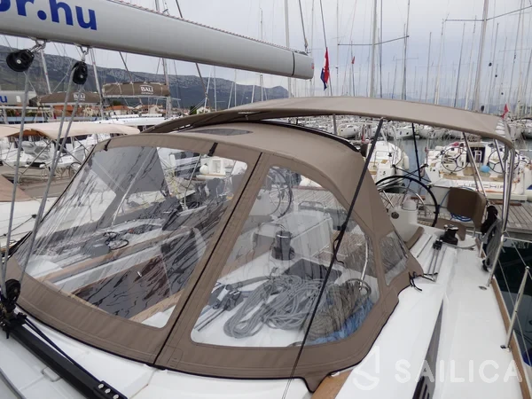 Sun Odyssey 519 - Yacht Charter Sailica