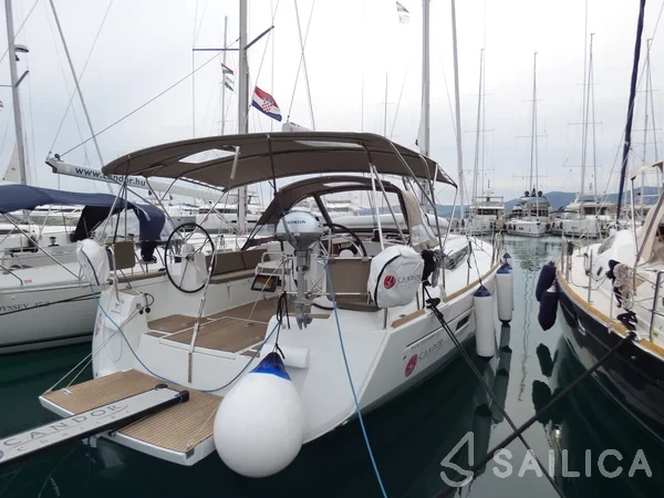 Sun Odyssey 519 - Yacht Charter Sailica