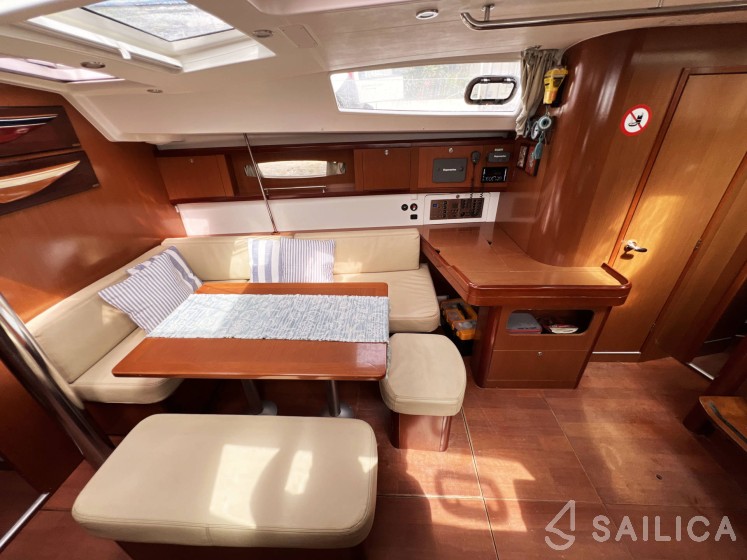 Oceanis 46 - Yacht Charter Sailica