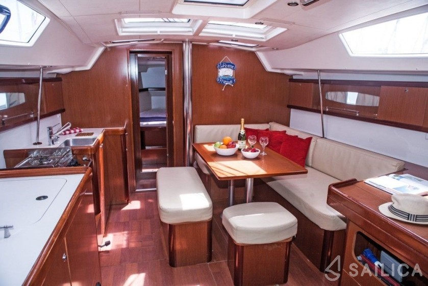 Oceanis 46 - Yacht Charter Sailica
