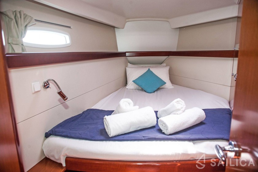 Oceanis 46 - Yacht Charter Sailica