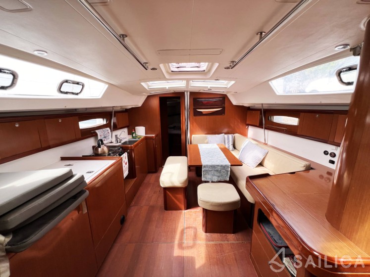 Oceanis 46 - Yacht Charter Sailica