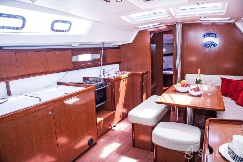 Oceanis 46 - Yacht Charter Sailica