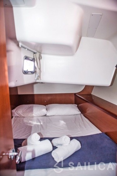 Oceanis 46 - Yacht Charter Sailica