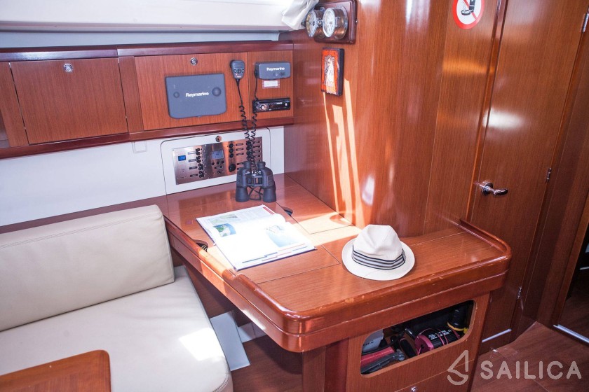 Oceanis 46 - Yacht Charter Sailica