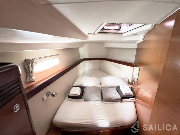 Oceanis 46 - Yacht Charter Sailica