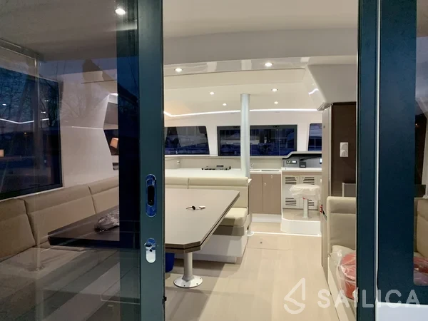 Bali 4.1 - Yacht Charter Sailica