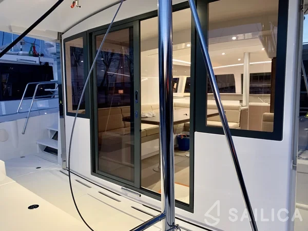 Bali 4.1 - Yacht Charter Sailica