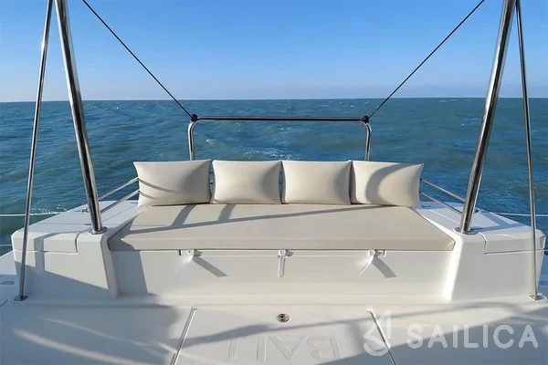 Bali 4.1 - Yacht Charter Sailica