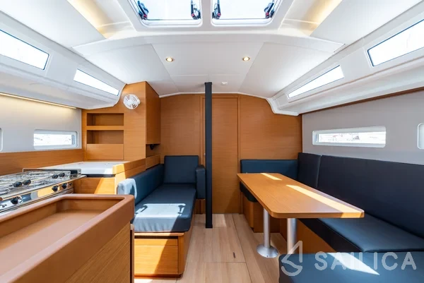 Sun Odyssey 410 - Yacht Charter Sailica