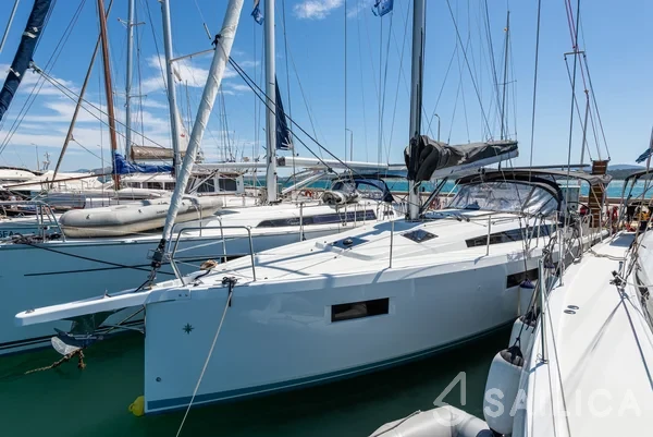 Sun Odyssey 410 - Yacht Charter Sailica