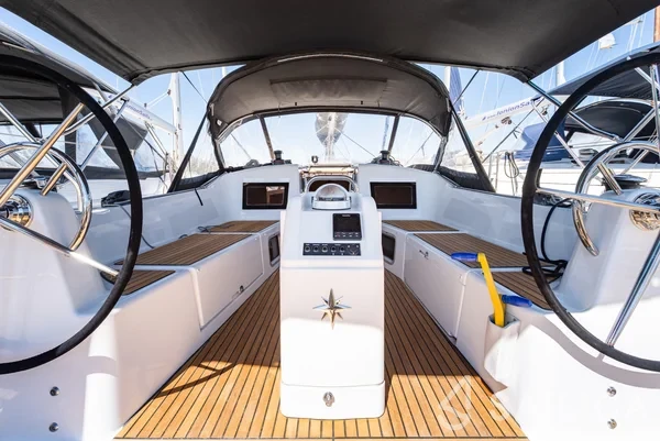 Sun Odyssey 410 - Yacht Charter Sailica