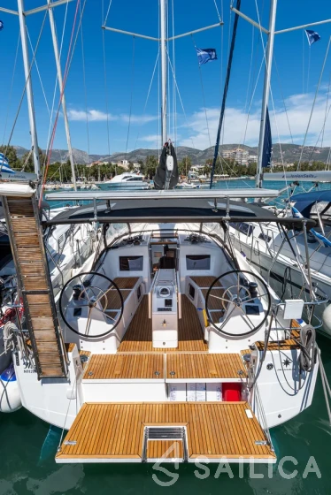 Sun Odyssey 410 - Yacht Charter Sailica