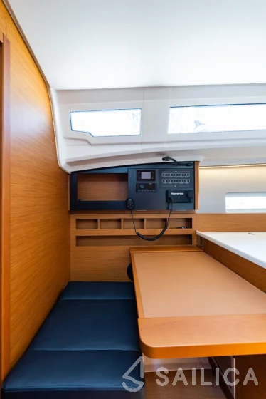 Sun Odyssey 410 - Yacht Charter Sailica