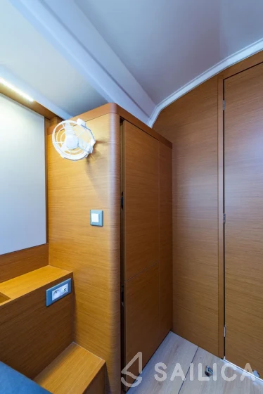Sun Odyssey 410 - Yacht Charter Sailica