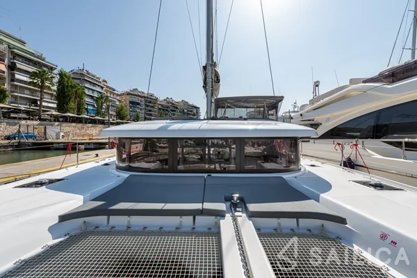 Lagoon 42 - Yacht Charter Sailica