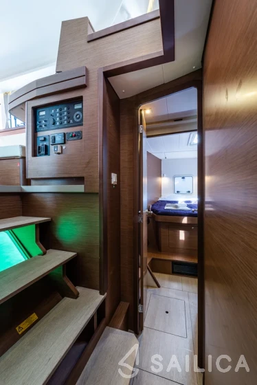 Lagoon 42 - Yacht Charter Sailica