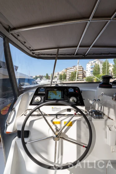Lagoon 42 - Yacht Charter Sailica
