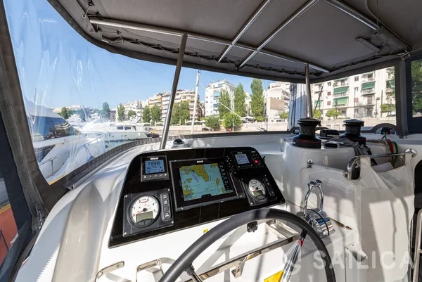 Lagoon 42 - Yacht Charter Sailica