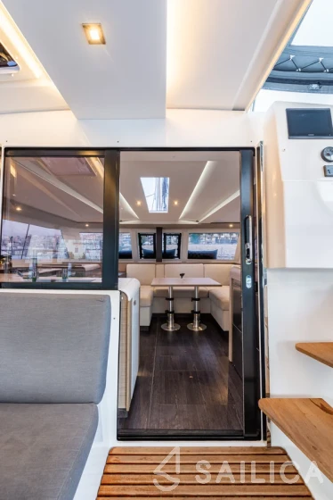 Isla 40 - Yacht Charter Sailica