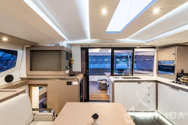 Isla 40 - Yacht Charter Sailica
