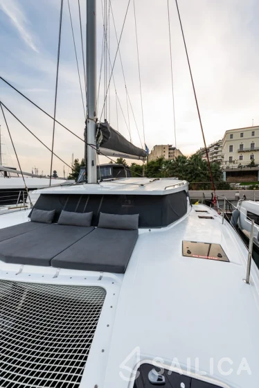 Isla 40 - Yacht Charter Sailica