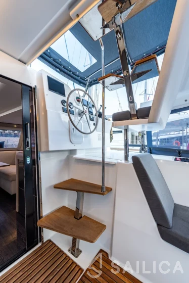 Isla 40 - Yacht Charter Sailica