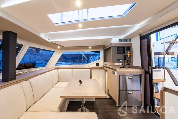 Isla 40 - Yacht Charter Sailica