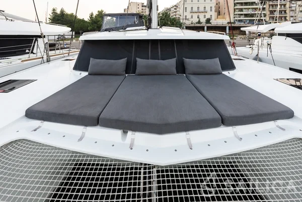 Isla 40 - Yacht Charter Sailica