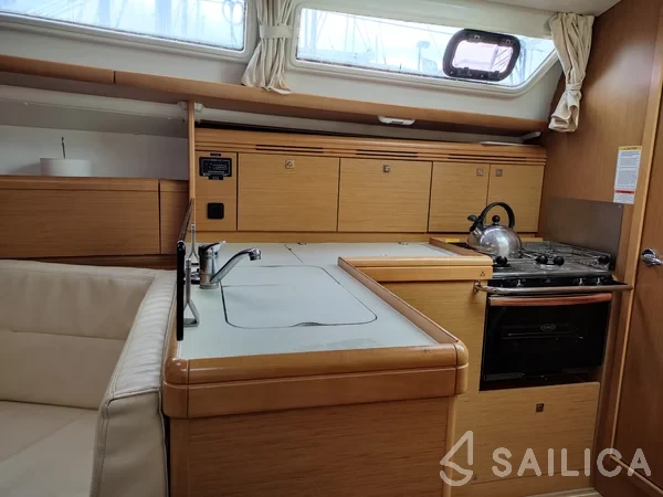 Sun Odyssey 36i - Yacht Charter Sailica