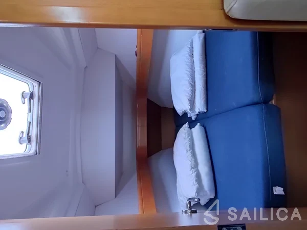 Sun Odyssey 36i - Yacht Charter Sailica