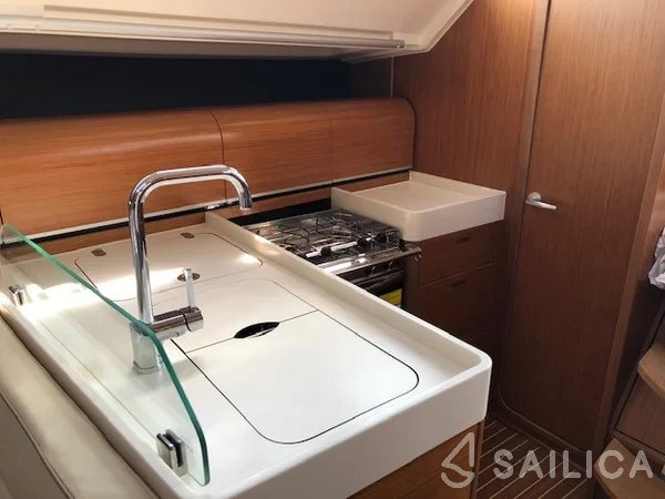 Dehler 42 - Yacht Charter Sailica