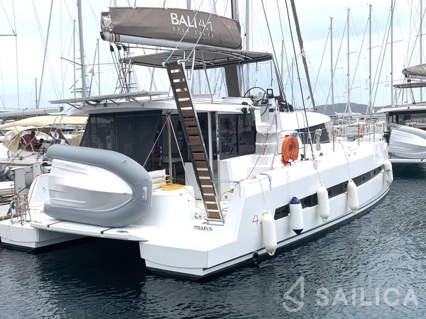Bali 4.1 - Yacht Charter Sailica