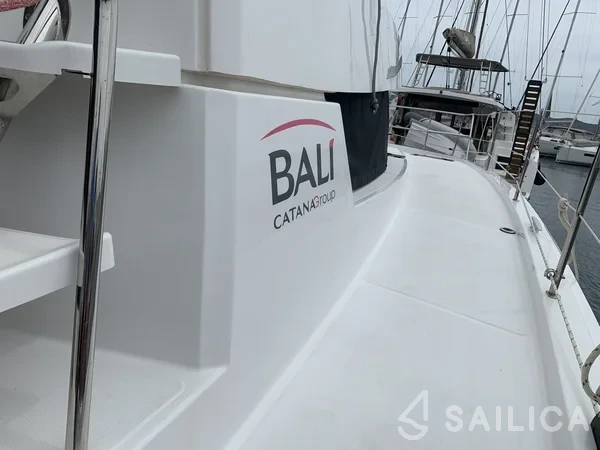 Bali 4.1 - Yacht Charter Sailica