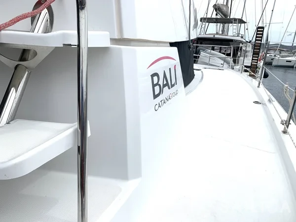 Bali 4.1 - Yacht Charter Sailica