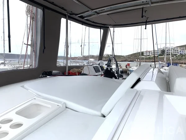 Bali 4.1 - Yacht Charter Sailica