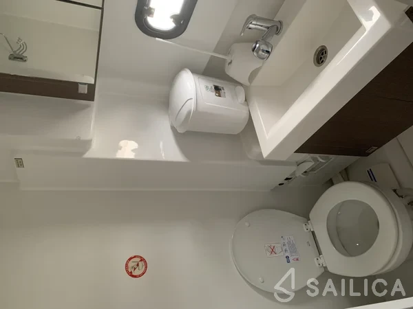 Bali 4.1 - Yacht Charter Sailica