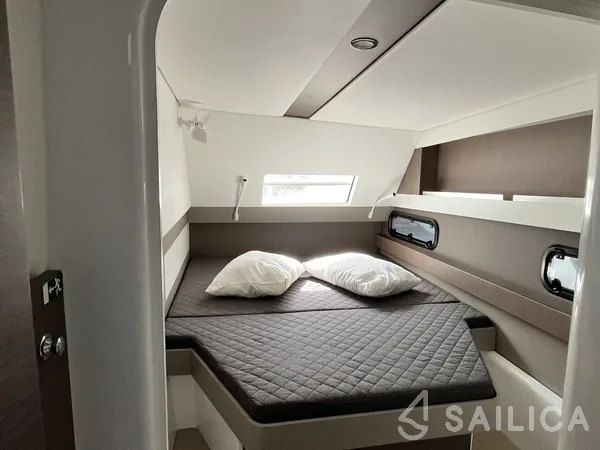 Bali 4.1 - Yacht Charter Sailica