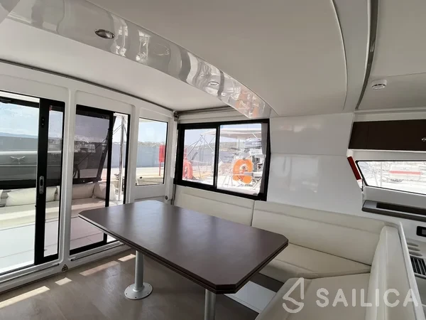 Bali 4.1 - Yacht Charter Sailica