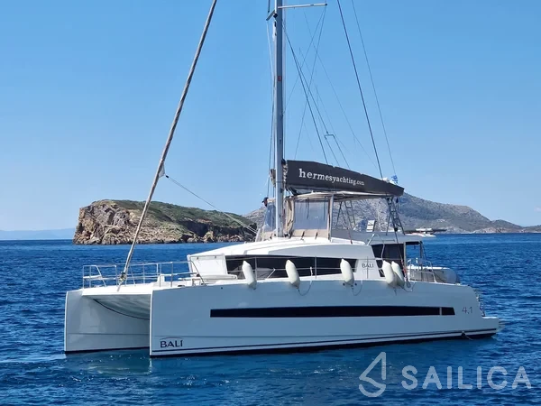 Bali 4.1 - Yacht Charter Sailica