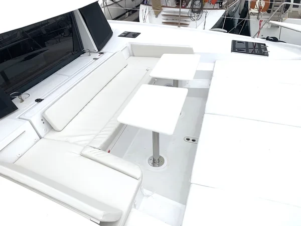 Bali 4.1 - Yacht Charter Sailica