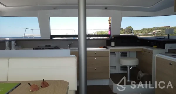 Bali 4.3 - Yacht Charter Sailica