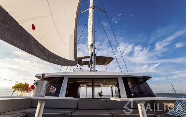 Bali 4.3 - Yacht Charter Sailica