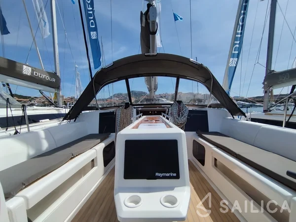 Dufour 412 GL - Yacht Charter Sailica