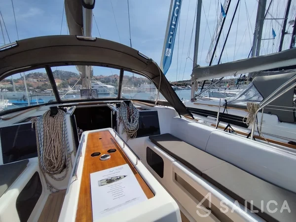 Dufour 412 GL - Yacht Charter Sailica