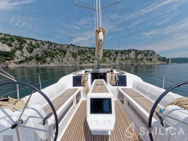 Dufour 412 GL - Yacht Charter Sailica
