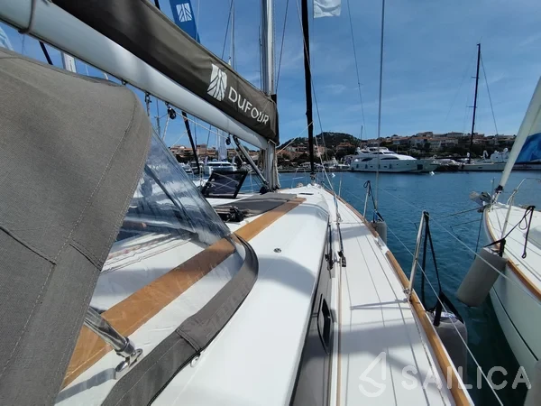 Dufour 412 GL - Yacht Charter Sailica